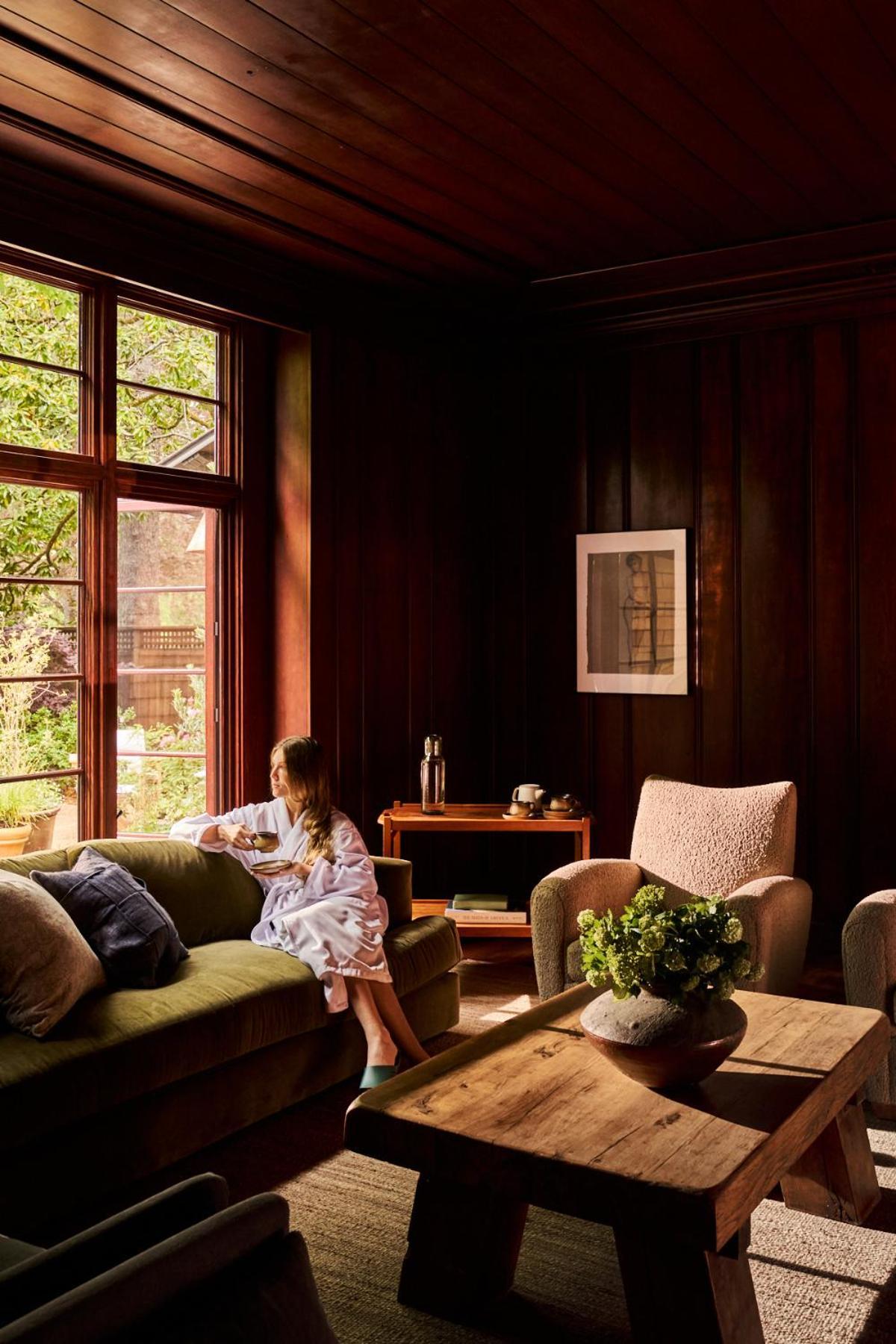 Dawn Ranch Hotel